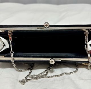 Bolso de fiesta negro con pedrería