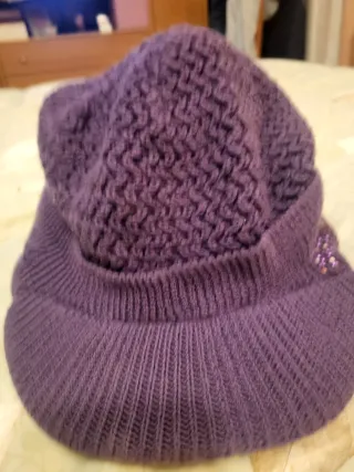 Cappello donna con visiera viola