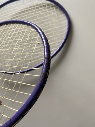 2 racchette da badminton viola e gialle