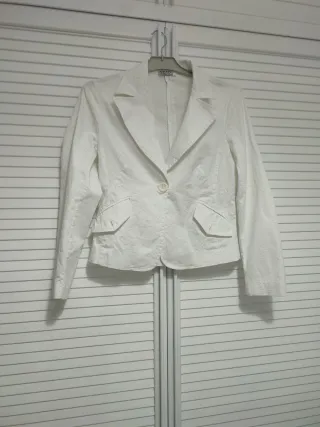 Chaqueta de señora blanca