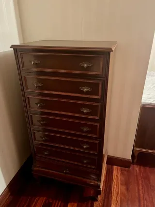 Cómoda de madera maciza