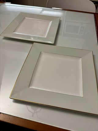 Coppia Piatti Quadrati Wedgwood