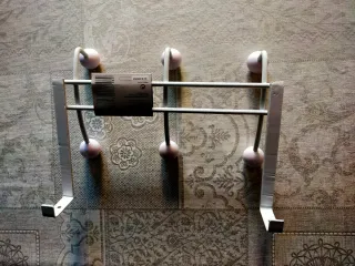 Colgador de puerta blanco