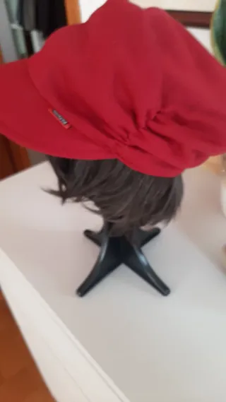Cappellino rosso