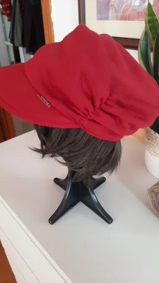 Cappellino rosso
