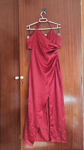 Vestido rojo largo con abertura