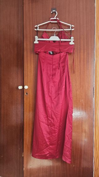Vestido rojo largo con abertura