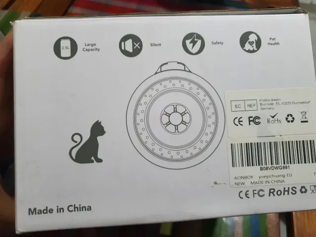 Fonte de água para gatos e cães