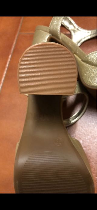 Sandalias XTI Doradas Talla 39 Nuevas