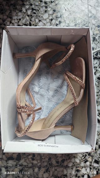 Zapatos de tacón BENVENUTI dorados/rosas talla 37