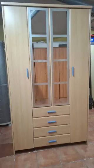 Armario juvenil madera y cristal