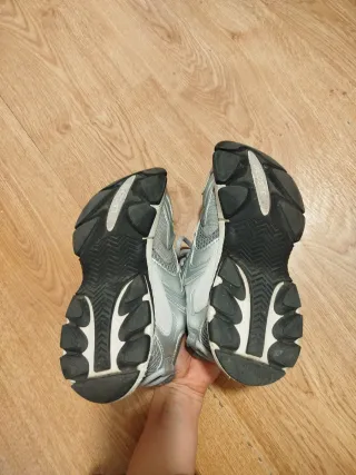 Deportivas Lacoste Plata y Verde