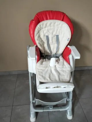 Trona de bebé roja