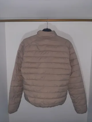 Chaqueta acolchada beige