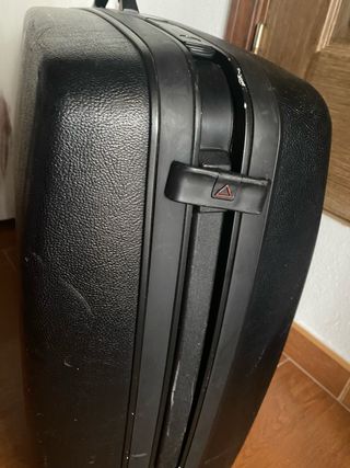 Maleta de viaje negra