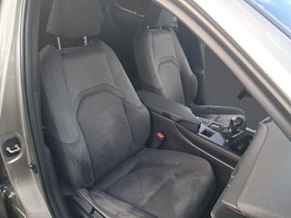 Lexus UX 2.0 250h Premium