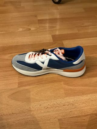 Zapatillas Munich Dynamix 05 Talla 42.  A ESTRENAR