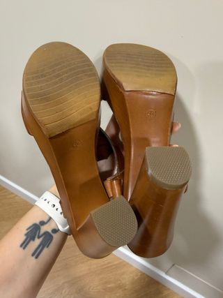 Sandalias Gloria Ortiz Marrones