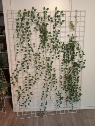 Rejas expositoras blancas  metálicas