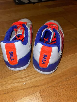 Zapatillas Fútbol Sala Adidas Blancas y Rojas