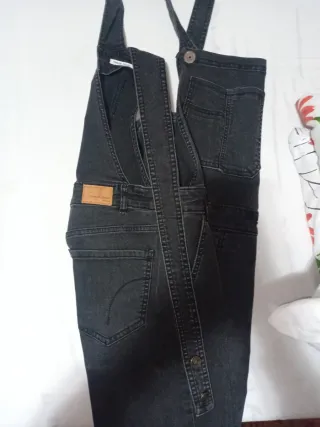 Peto vaquero negro. Muy buen estado.