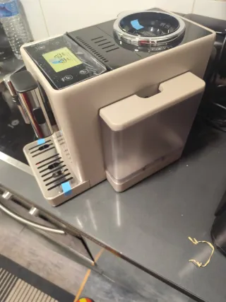 Cafetera DeLonghi Rivelia