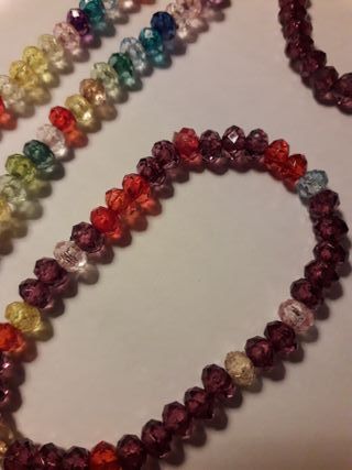 Collar y pulsera acrílica multicolor