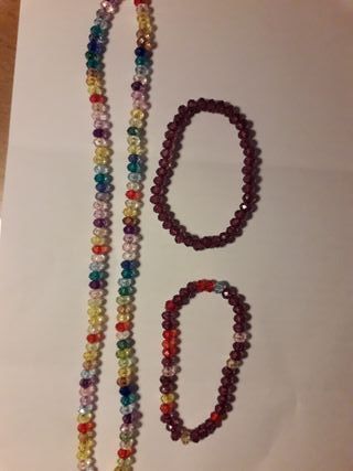 Collar y pulsera acrílica multicolor