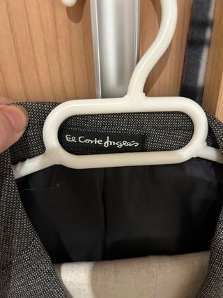 Traje gris para chico joven