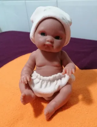 Muñeco bebé 20cm con mantita