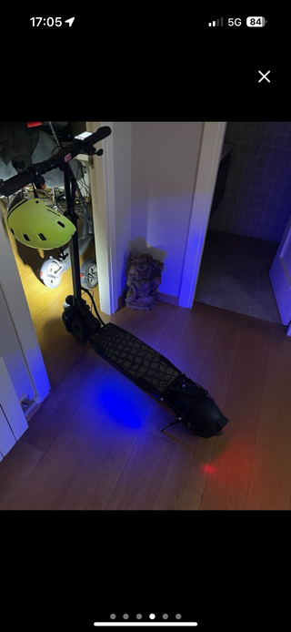 Patinete eléctrico negro