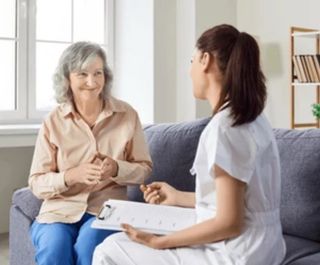 CUIDADORA DE PERSONAS MAYORES – GEROCULTORA (EXTER