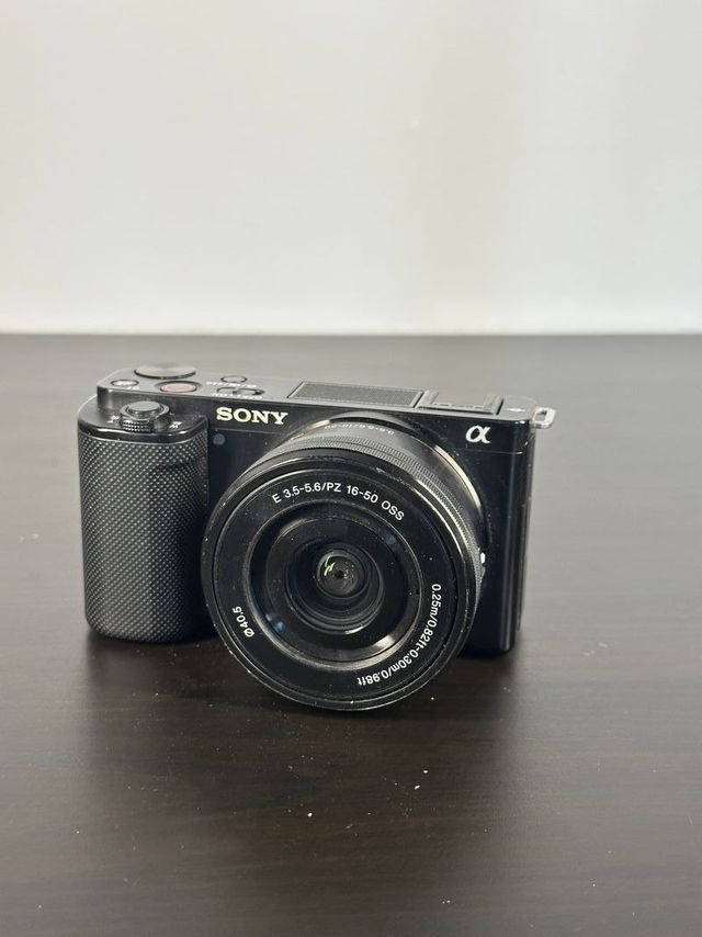 Sony Alpha ZV-E10 + Lente – 2900 Disparos