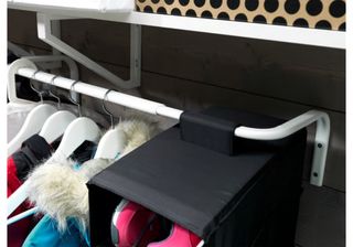 Barra de pared blanca