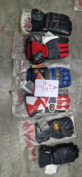 Guantes de moto varios tipos
