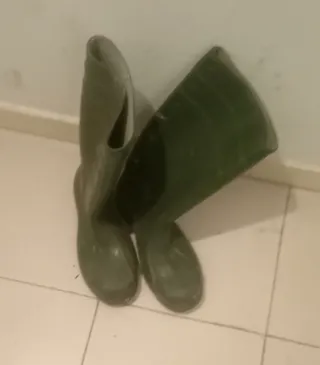 Botas de agua verdes muy poco uso casi nada