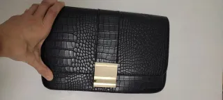 Bolso negro efecto piel cocodrilo