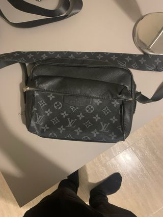 Riñonera Louis Vuitton Negra y Gris