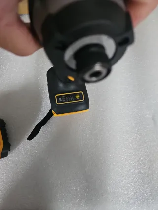 Atornillador de impacto DeWalt 20V Brushless