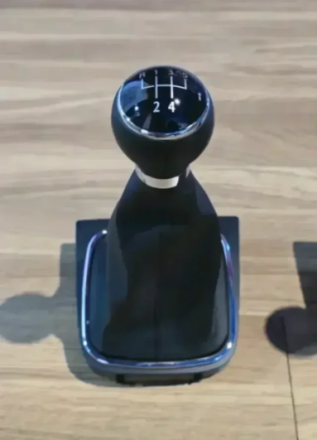 POMO CON FUNDA DE CAMBIO GOLF MK5 y MK6