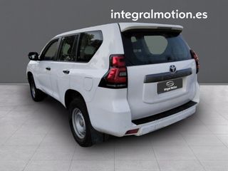 Toyota Land Cruiser 2.8 D-4D GX 7PL