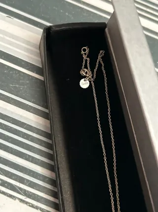 Collar con colgante mariposa para niña de plata