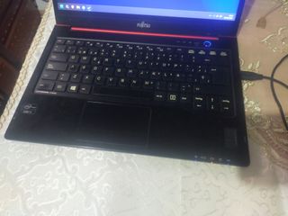Portátil Fujitsu LIFEBOOK U772