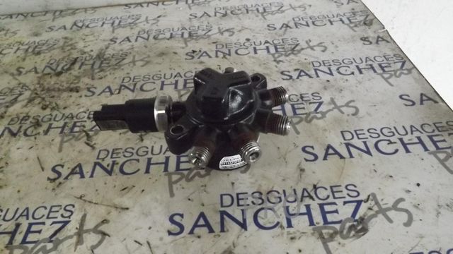 RAMPA INYECTORA FORD FOCUS BERLINA (CAK)