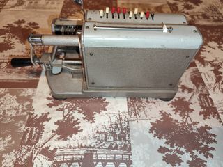 Calculadora 1930 mecanica antigua alemana vintage
