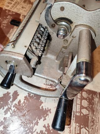 Calculadora 1930 mecanica antigua alemana vintage