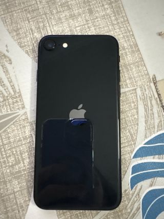iPhone SE (2024) - Perfecto estado
