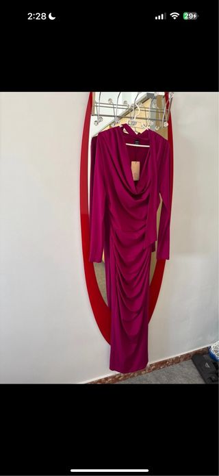 Vestido fiesta fucsia drapeado talla L