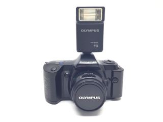 camara compacta 35mm olympus om101