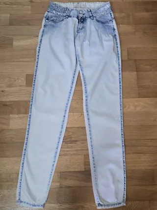 Lote de ropa: Jeans y Camiseta. Talla XS. 2,40 EUR